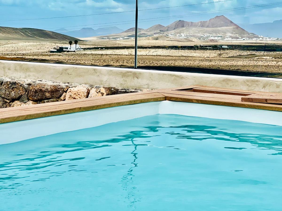 Canaryislandshost L The Sky Suites Tinajo Buitenkant foto