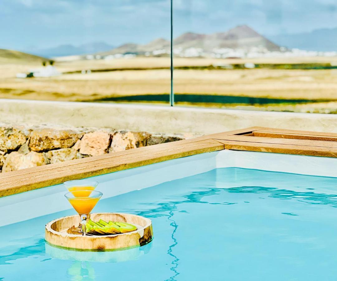 Canaryislandshost L The Sky Suites Tinajo Buitenkant foto